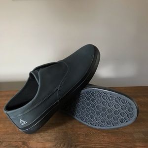 HUF Dylan Slip On Black Leather Skate Shoes NEW - Size 10.5